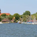 Апартаменты Strandlaeufer 5 Sterne-ferienwohnung Mit Komfort, Wellness & Ostseeblick