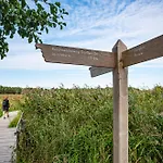 Strandlaeufer 5 Sterne-ferienwohnung Mit Komfort, Wellness & Ostseeblick * Вустров