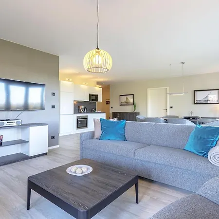 Strandlaeufer 5 Sterne-ferienwohnung Mit Komfort, Wellness & Ostseeblick Apartment *