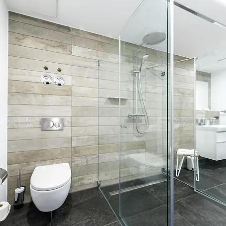 Strandlaeufer 5 Sterne-ferienwohnung Mit Komfort, Wellness & Ostseeblick 公寓 *