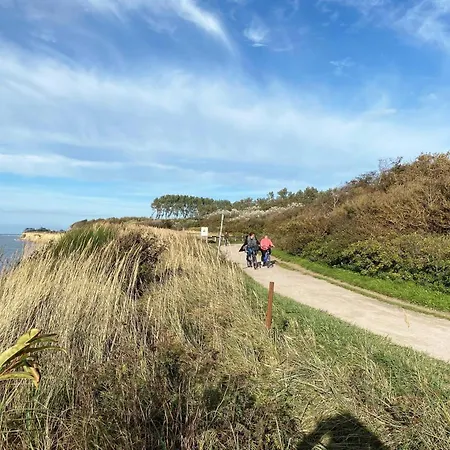 Strandlaeufer 5 Sterne-ferienwohnung Mit Komfort, Wellness & Ostseeblick 公寓 *